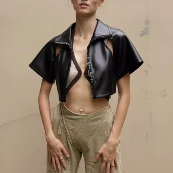 NWT RUVE ZASH Cropped Vegan Faux Leather Shirt - Black Cut Out - Picture 2 of 8